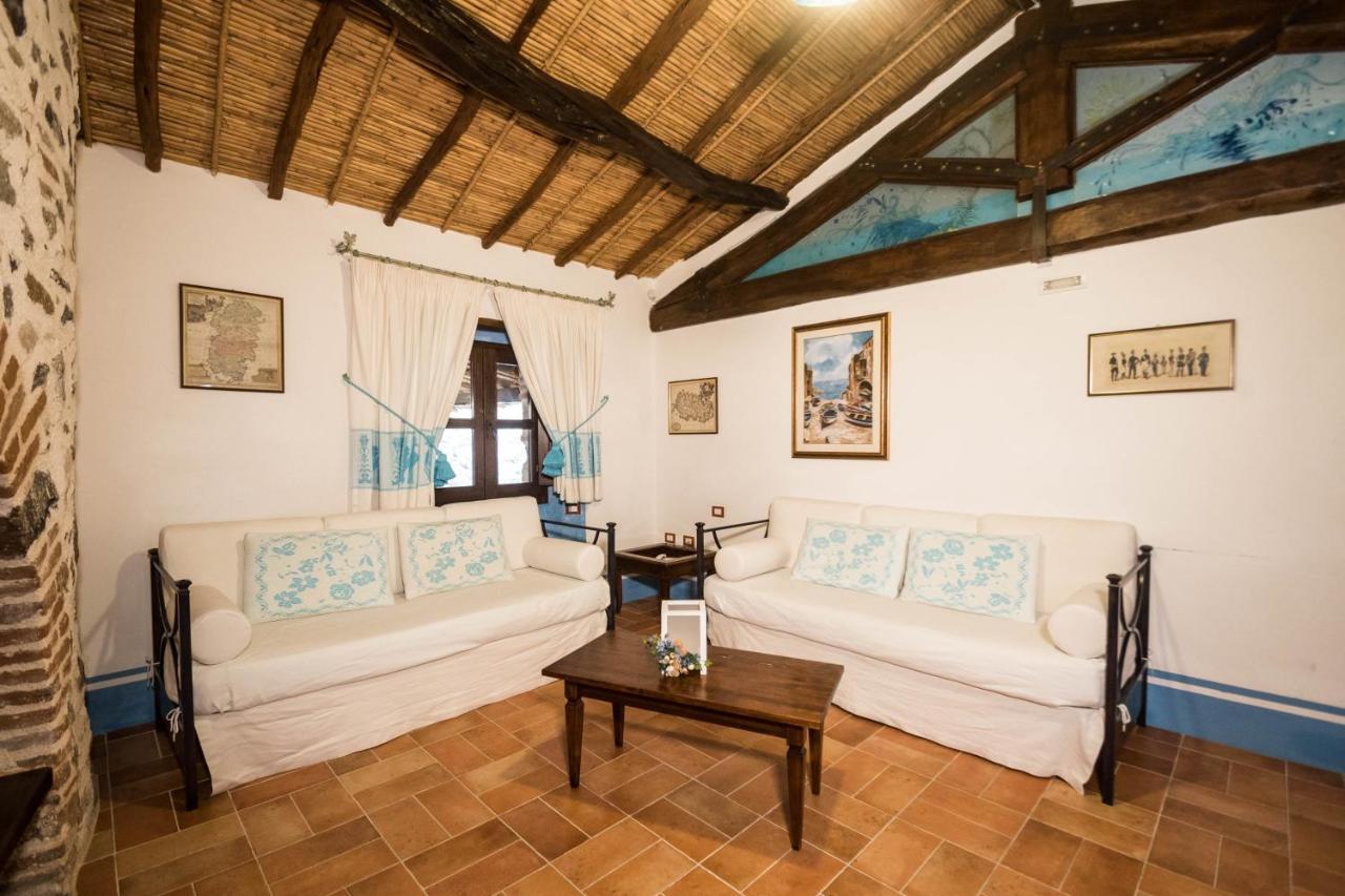 Hotel Anticos Palathos โอโรเซย ภายนอก รูปภาพ